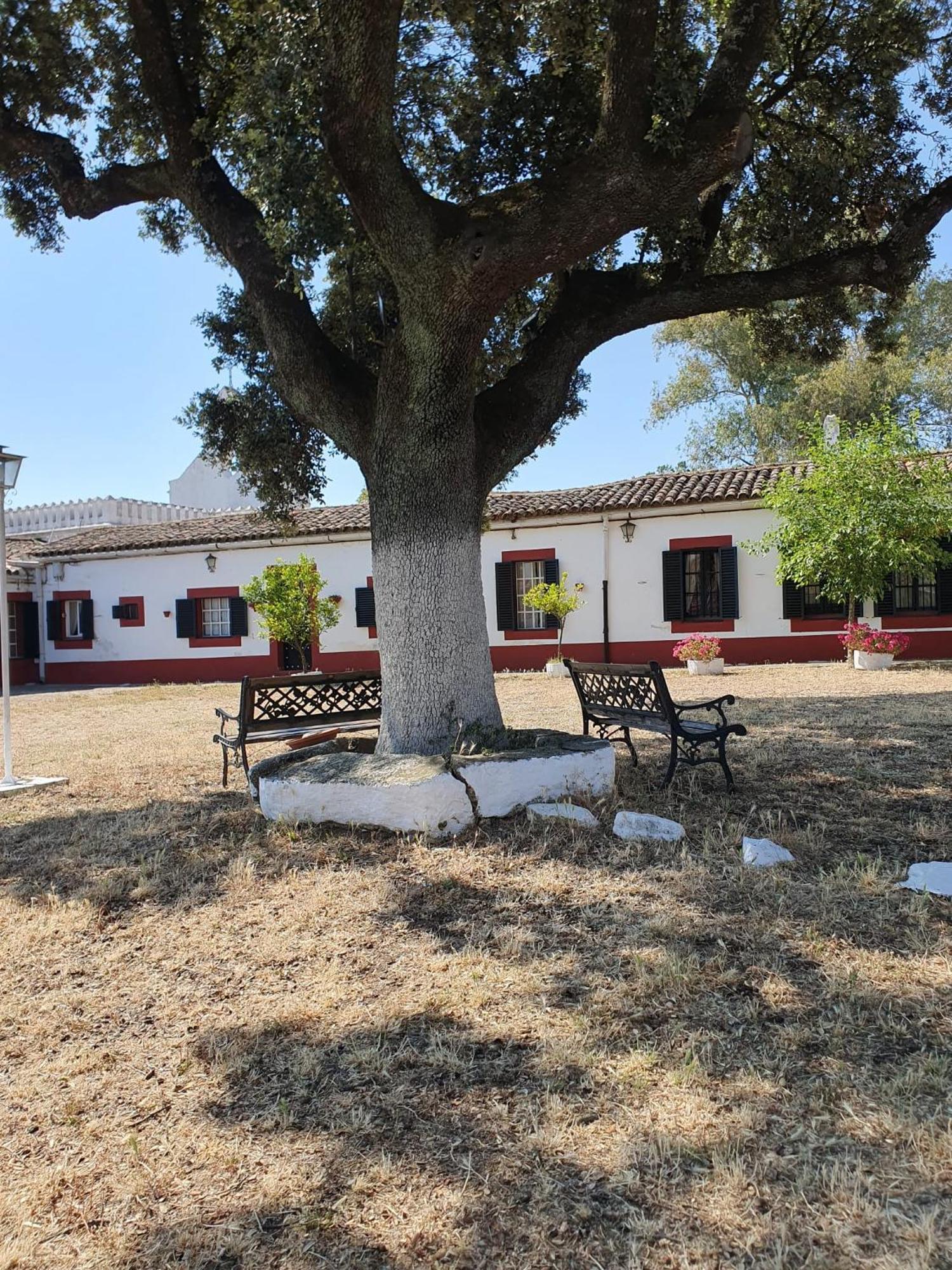 Hotel Rural El Vaqueril Navas del Madroño Exterior foto